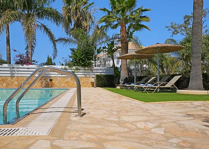 Casa de Férias Greenery - Large Private Pool *