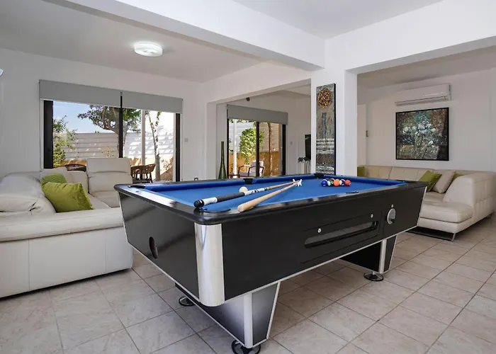 Greenery - Large Private Pool *