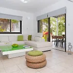 Ferienhaus Greenery - Large Private Pool Protaras