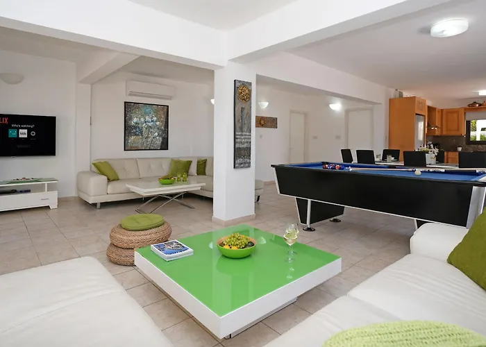 Greenery - Large Private Pool 펜션