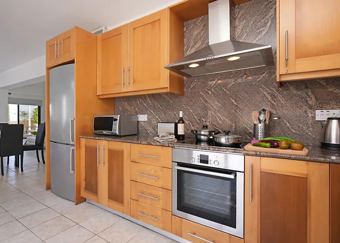 Greenery - Large Private Pool