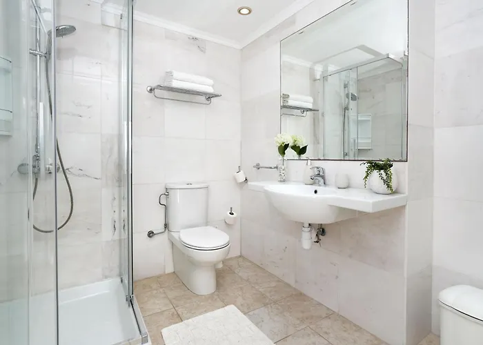 Greenery - Large Private Pool