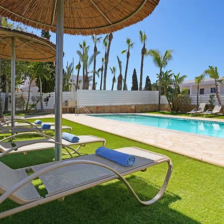 Greenery - Large Private Pool بيت للعطل