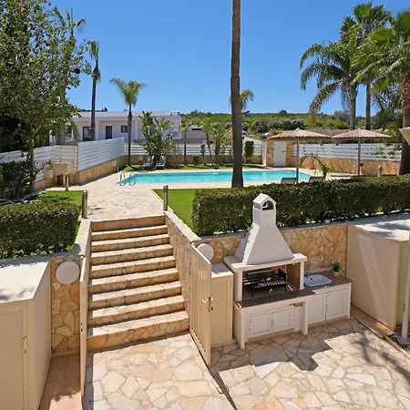 Greenery - Large Private Pool