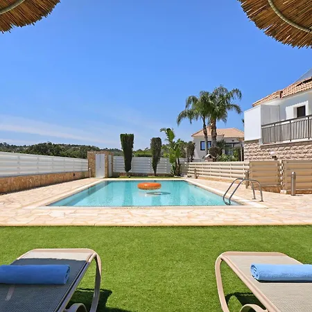 Greenery - Large Private Pool بيت للعطل *