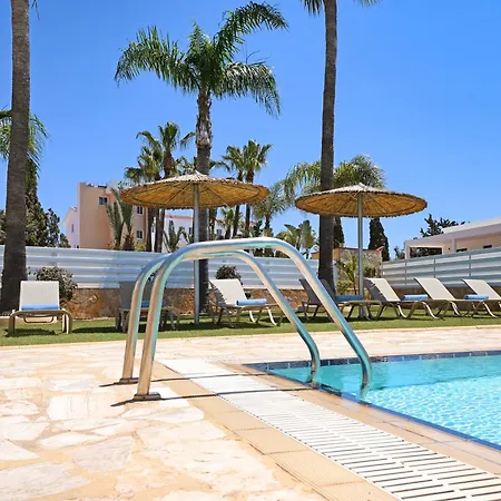 Greenery - Large Private Pool * بروتاراس