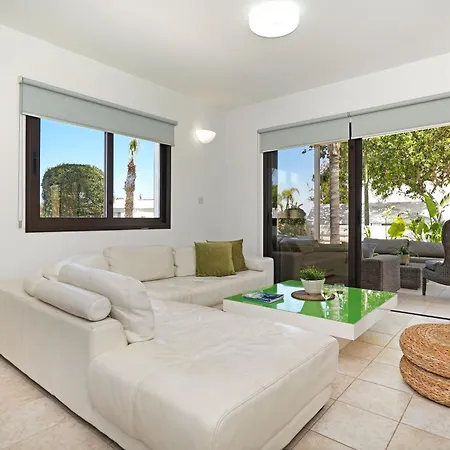 Greenery - Large Private Pool بيت للعطل