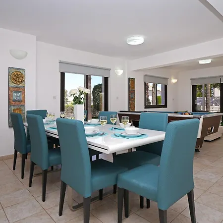 Greenery - Large Private Pool بيت للعطل *