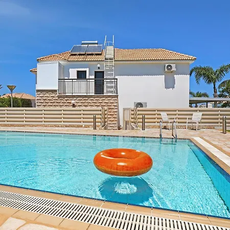 Greenery - Large Private Pool Protaras