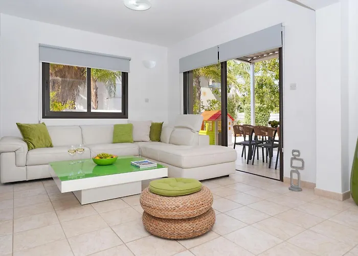 Feriehus Greenery - Large Private Pool Protaras