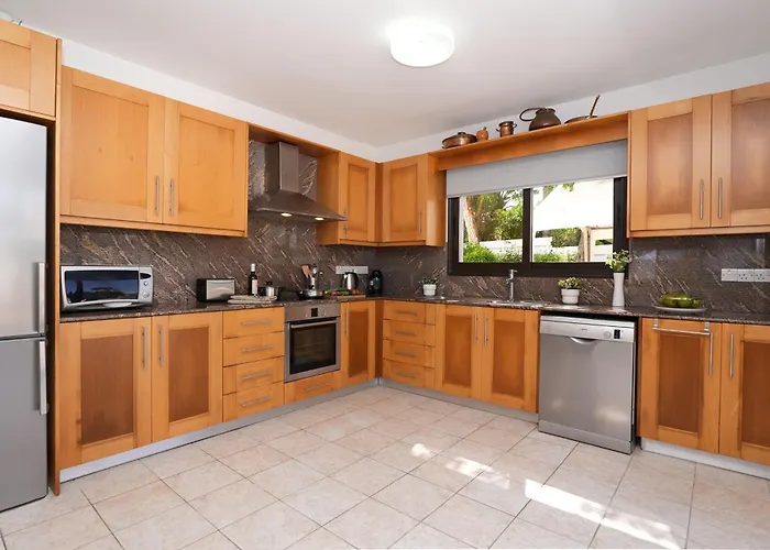 Greenery - Large Private Pool Protaras