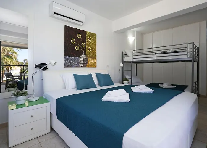 Greenery - Large Private Pool